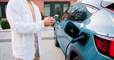 Mýty o elektromobilech: co je pravda a co pouhý strach z neznámého?